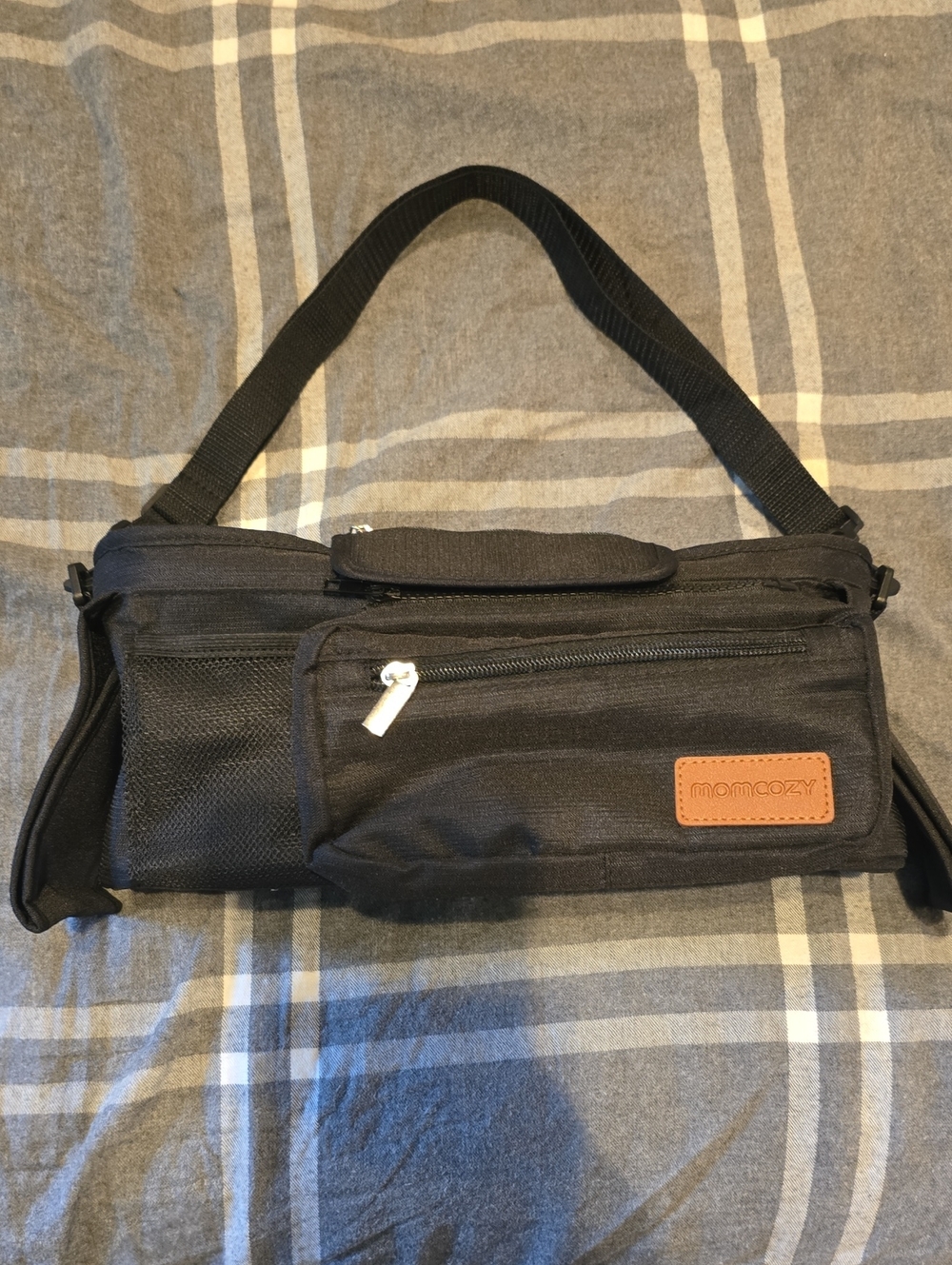 Black Unisex Messenger Bag - Compact Travel Organizer